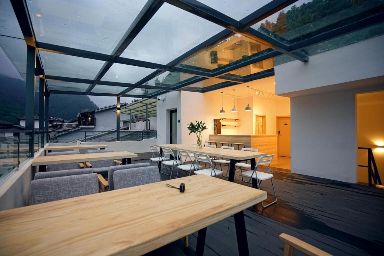 Travel Of Swan International Hostel Zhangjiajie Exterior foto